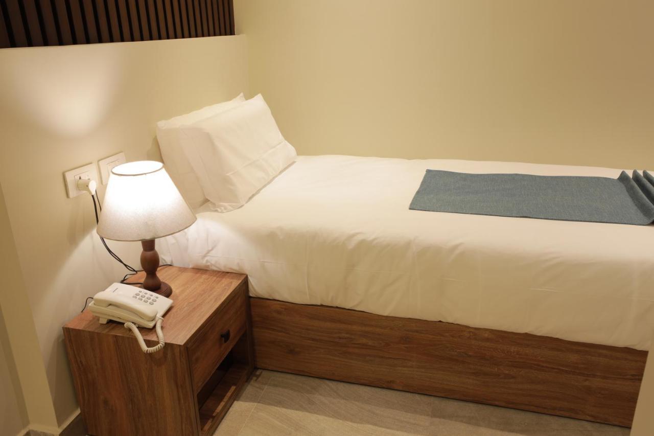 Al Kawm al Akhdar New Pyramid Front Hotel מראה חיצוני תמונה