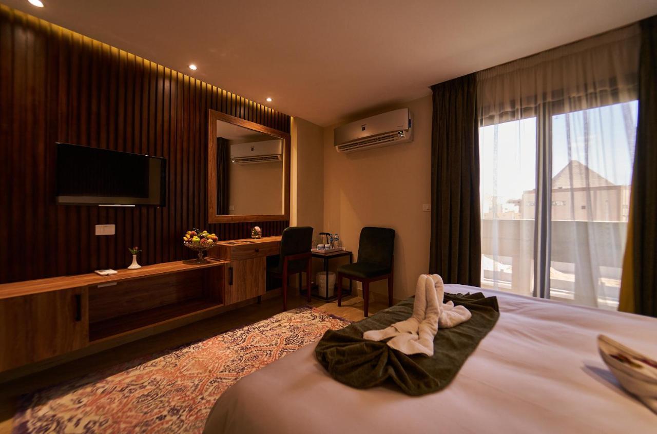 Al Kawm al Akhdar New Pyramid Front Hotel מראה חיצוני תמונה