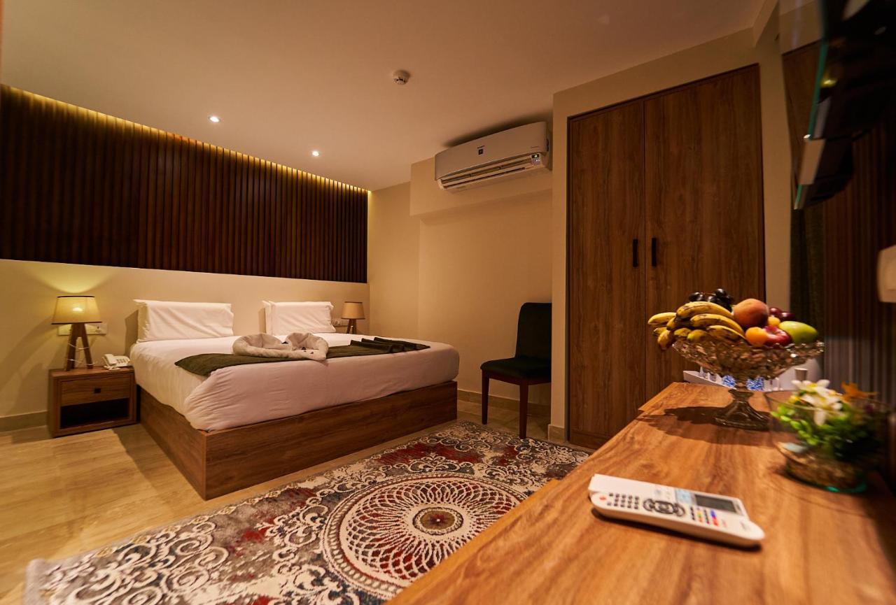Al Kawm al Akhdar New Pyramid Front Hotel מראה חיצוני תמונה