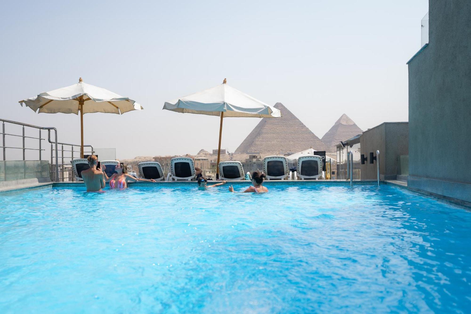 Al Kawm al Akhdar New Pyramid Front Hotel מראה חיצוני תמונה