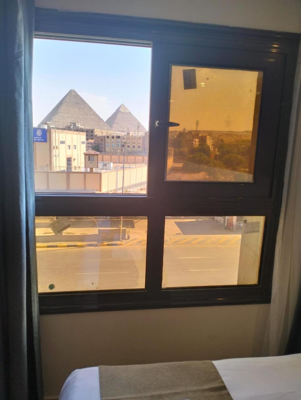 Al Kawm al Akhdar New Pyramid Front Hotel מראה חיצוני תמונה